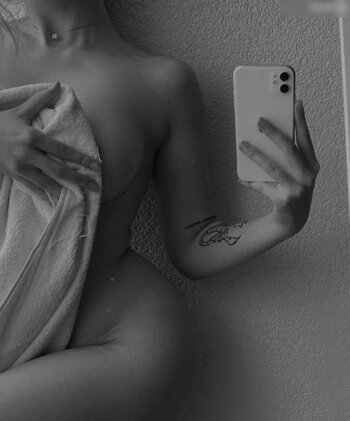 Lara_mde Nude Leaks Photo 17