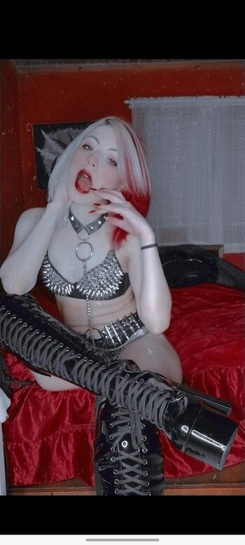 Larissa Macena / vampyra_silence Nude Leaks OnlyFans Photo 14
