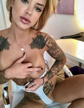 Laurence Bédard / Lolobe4 Nude Leaks Photo 18