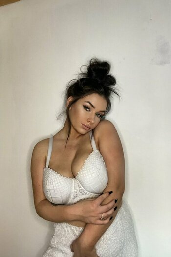Leah X / https: / leah_x_official Nude Leaks OnlyFans Photo 8