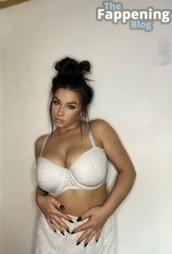 Leah X  https:  leah_x_official Nude Leaks OnlyFans Photo 10.