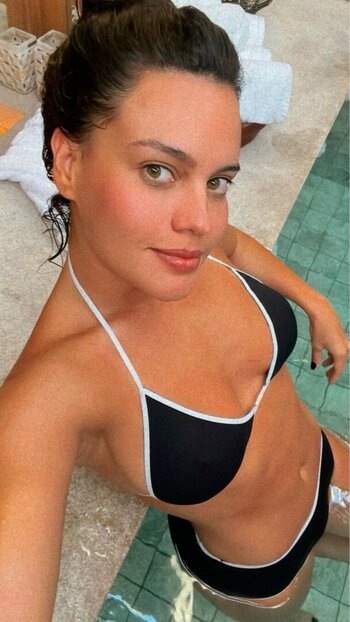 Leticia Lima / aleticialima / porta dos fundos Nude Leaks Photo 12