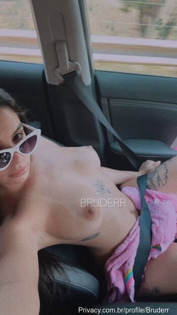 Liandra Bruder / bruderr Nude Leaks Photo 6