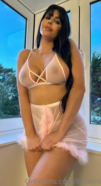 Lily Adrianne / lily.adrianne / lilyadrianne Nude Leaks OnlyFans Photo 14