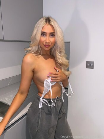 Lily Daisy Phillips / lilydaisyphillips / lilyphillip_s Nude Leaks OnlyFans Photo 2
