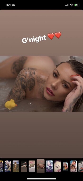 Lindsay Clark / Linzz_Ox / linseabeth Nude Leaks Photo 1