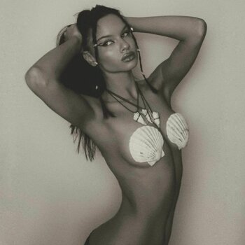 Liora Lapointe / lioralapointe Nude Leaks Photo 10
