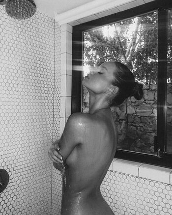 Liora Lapointe / lioralapointe Nude Leaks Photo 27