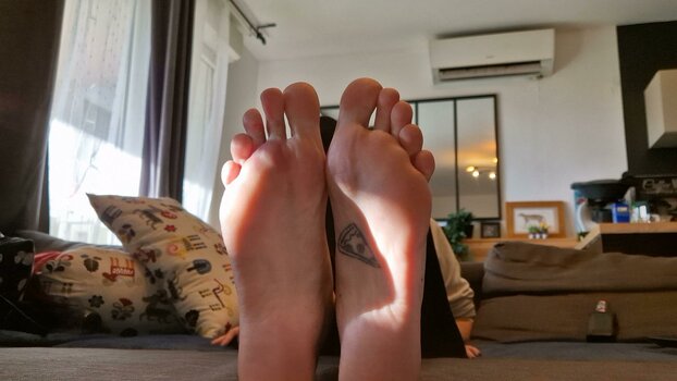 Livie Feet / LivieFeet / tattoo_french_feet Nude Leaks OnlyFans Photo 9