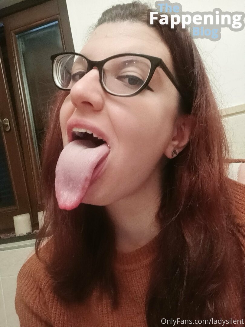 Long Tongue Fetish / _longtonguelewis / diqueentongue / longtonguelewis  Nude Leaks OnlyFans Photo 11 | #TheFappening