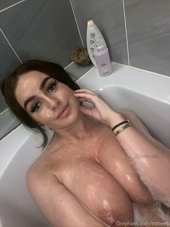 lottieeb / Charlotte Louise Essex / charlotteelouise_ / https: Nude Leaks OnlyFans Photo 1