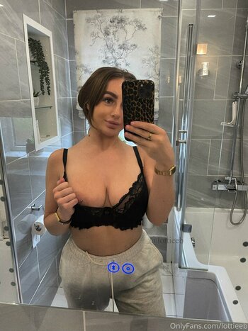 lottieeb / Charlotte Louise Essex / charlotteelouise_ / https: Nude Leaks OnlyFans Photo 6
