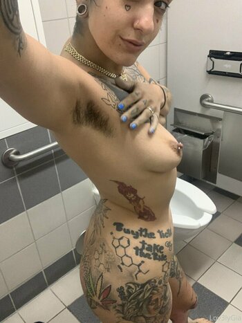 lovelygia Nude Leaks Photo 1