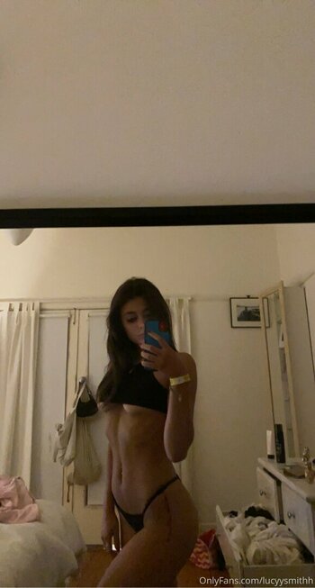 Lucia Colosimo /  / itslilmissbambi / littlemissbambii / lucci baby / luciaacolosimo Nude Leaks OnlyFans Photo 15