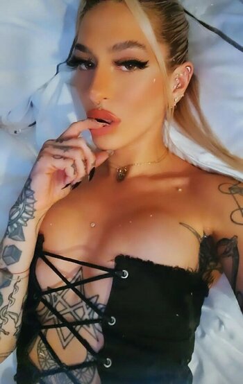luxxxxx / Laynov Nude Leaks OnlyFans Photo 22