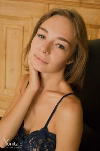 Madeline Y / halyna_model Nude Leaks OnlyFans Photo 5