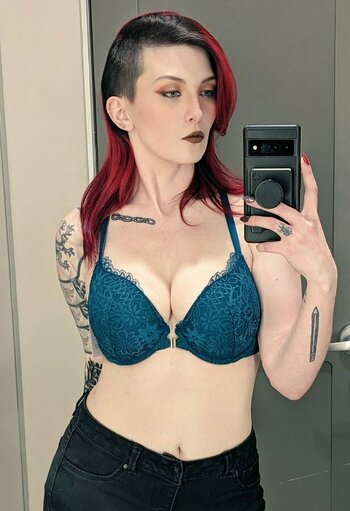 MajestyRedQueen / craftorium_p_and_o Nude Leaks OnlyFans Photo 10