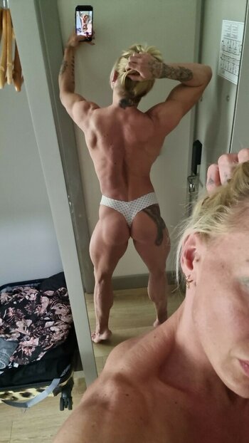 Marina Putziger / https: / marina_putziger_ifbbpro Nude Leaks OnlyFans Photo 25