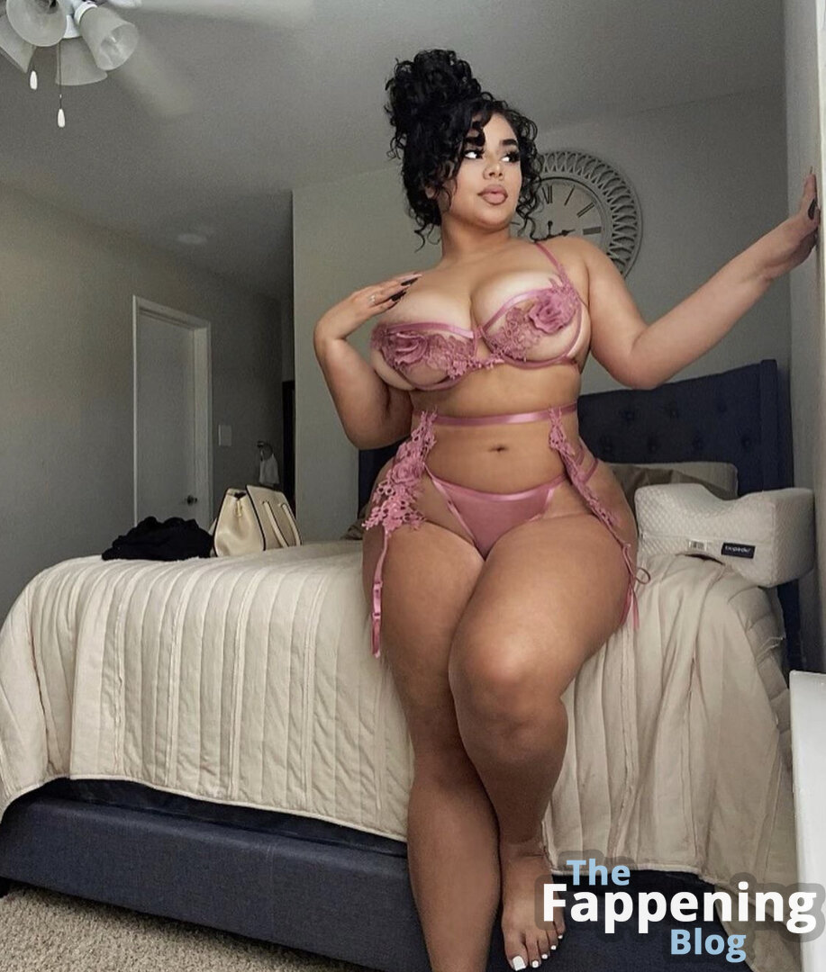 Megan Velez  kimvelezoficial  yardeniivelez2 Nude Leaks OnlyFans Photo 30  | TheFappening