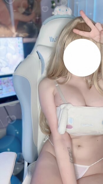 Meiwowowo / Mei Nude Leaks Photo 3