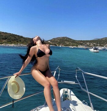 Melissa Taskin / https: / mervetaskiin / mlstaskin / mlstaskincos Nude Leaks OnlyFans Photo 6