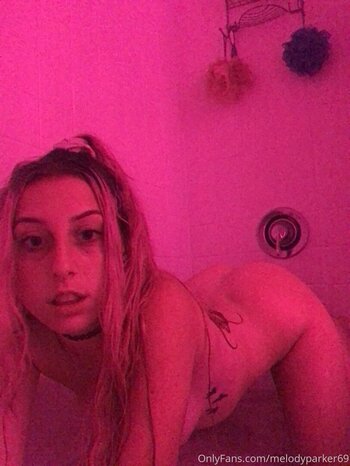 Melody Parker / iloveconch / melodyparker69 / pornstar Nude Leaks OnlyFans Photo 16