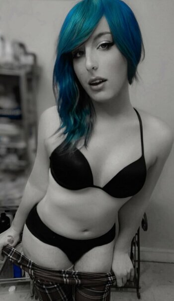 Merry Cherry Bomb's Blue Hair / chacherrybombs / maryycherryy Nude Leaks OnlyFans Photo 5