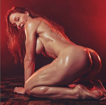 MilfChristine / anotherchristine Nude Leaks Photo 20