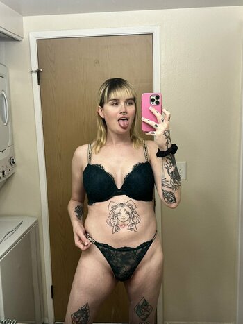 milfmoder / Ashley / adoeable_ Nude Leaks Photo 9