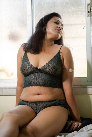 Mili Debnath Nude / milidebnath9 Nude Leaks Photo 10