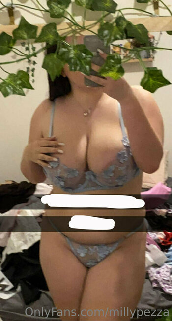 millypezza / mila_perryy Nude Leaks OnlyFans Photo 4