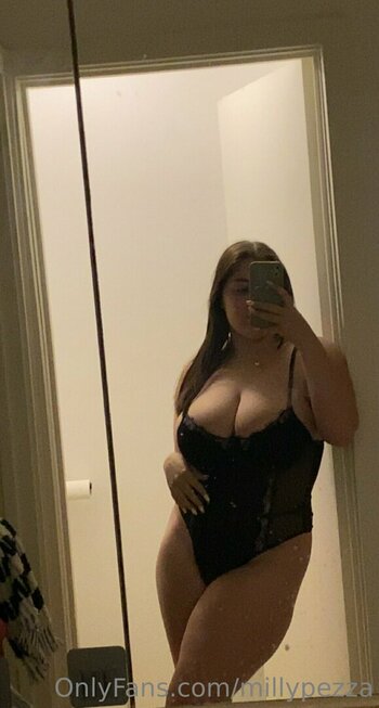 millypezza / mila_perryy Nude Leaks OnlyFans Photo 30