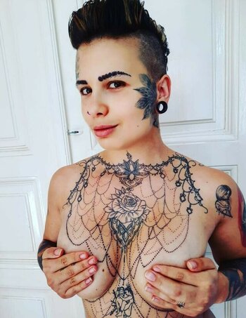 Mira Cuckold / eva_inked / https: / miracuckold Nude Leaks OnlyFans Photo 26