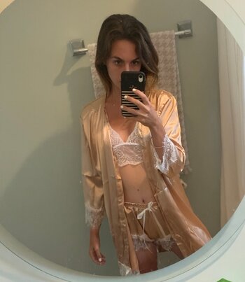 Miss Bell ASMR / missbellasmr Nude Leaks Photo 33