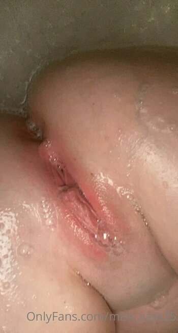 miss_cass25 Nude Leaks Photo 17