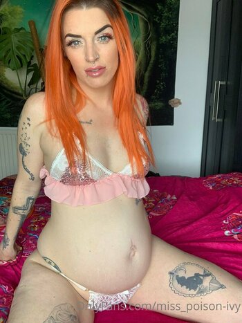 miss_poison-ivy Nude Leaks Photo 7