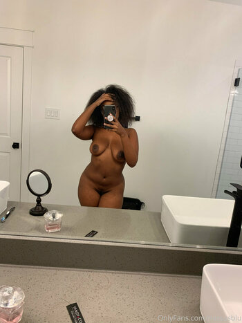 missusblu / Juicy Butt Queen / woochiewobbler Nude Leaks OnlyFans Photo 16