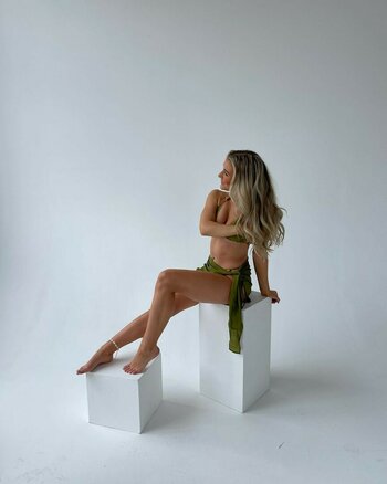 Molly Marsh / Best known: Love Island / mollygracemarsh Nude Leaks Photo 11