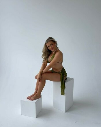 Molly Marsh / Best known: Love Island / mollygracemarsh Nude Leaks Photo 12