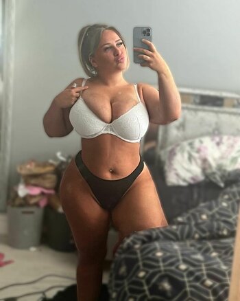 Molly OS / _osheamolly_ / maybemollyy Nude Leaks OnlyFans Photo 16