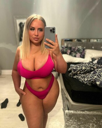 Molly OS / _osheamolly_ / maybemollyy Nude Leaks OnlyFans Photo 17