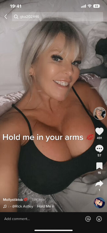mollyjfoxx / just_smile_withme_xx Nude Leaks OnlyFans Photo 94