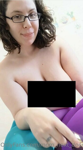 mom_next_door Nude Leaks Photo 14
