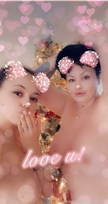 mom_vs_daughter Nude Leaks Photo 8