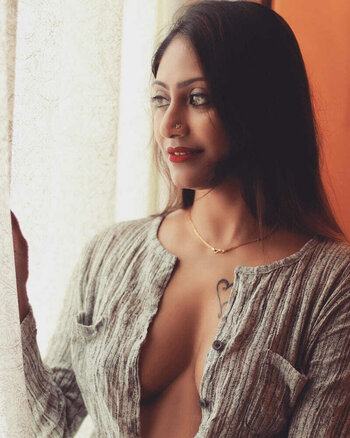 Mona Goswami / ishandastidar Nude Leaks Photo 1
