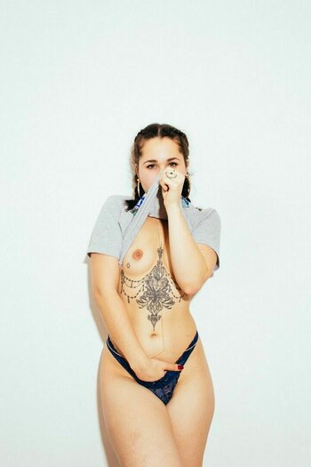 Monique Ferraz / moniqueferraz Nude Leaks Photo 5