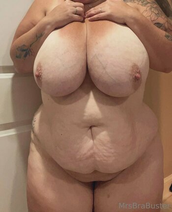 mrs_bra_buster Nude Leaks Photo 15