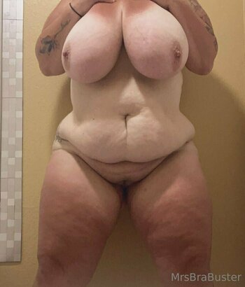mrs_bra_buster Nude Leaks Photo 17