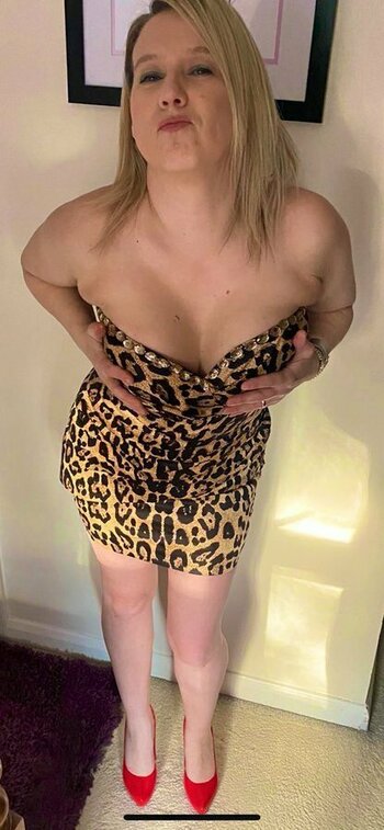 Mrs Hotwife / Tracey75 / Yoursexyhotwife / tracey26854575 Nude Leaks OnlyFans Photo 6