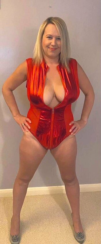 Mrs Hotwife / Tracey75 / Yoursexyhotwife / tracey26854575 Nude Leaks OnlyFans Photo 7